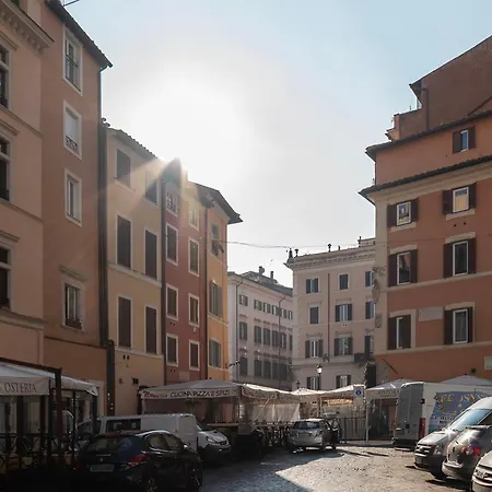 Historical Loft At Campo De Fiori דירה