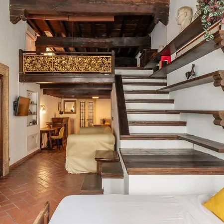 Historical Loft At Campo De Fiori Apartamento *