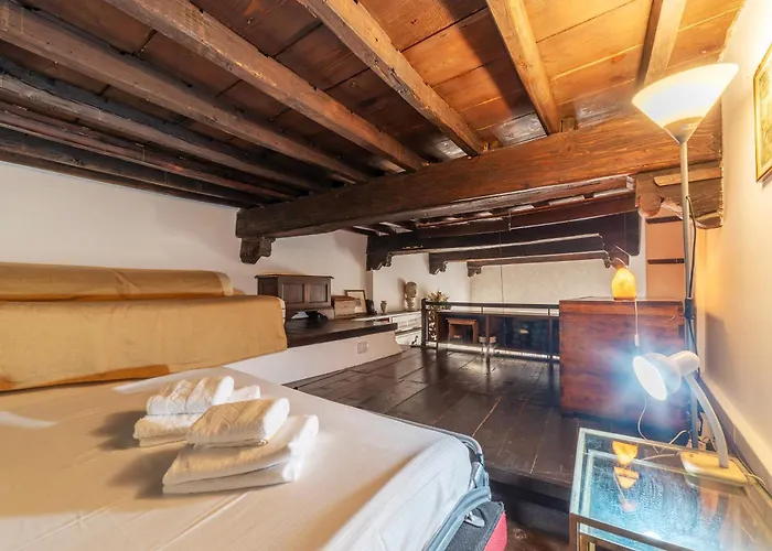 Lägenhet Historical Loft At Campo De Fiori